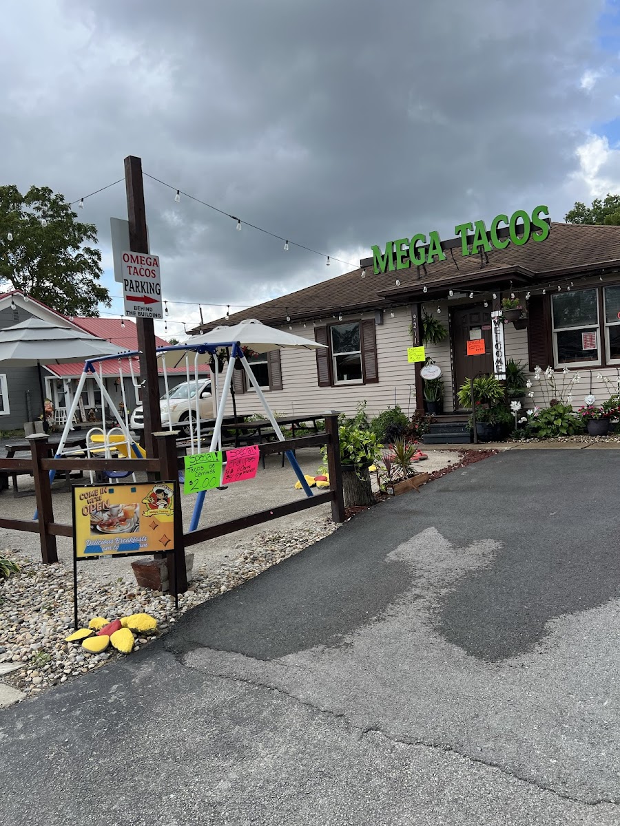 Mega Tacos